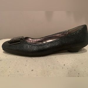 Anne Klein iflex flats. Size 8.5